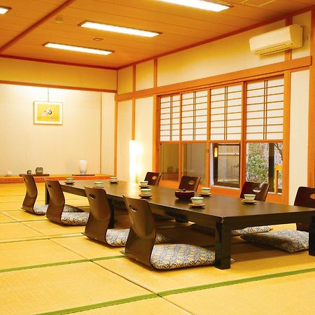 Готель Ryokan Chinsen-Rou Nantan Екстер'єр фото