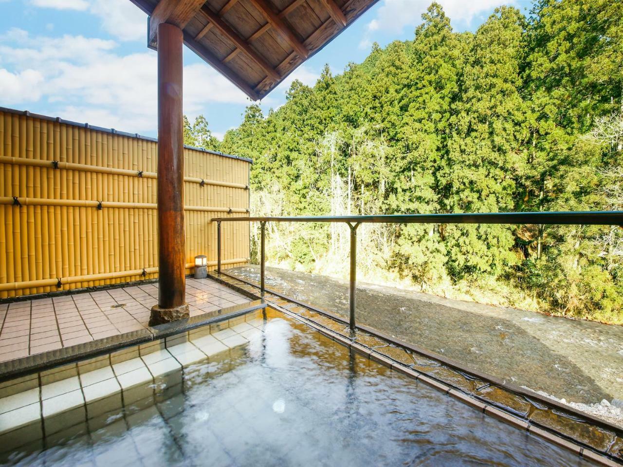 Готель Ryokan Chinsen-Rou Nantan Екстер'єр фото